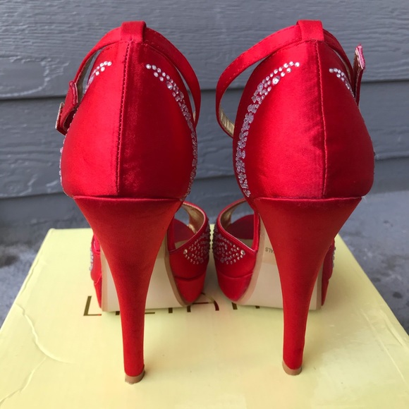 Sexy Red Satin Platform Heel Pumps with Rinestones - Picture 4 of 8